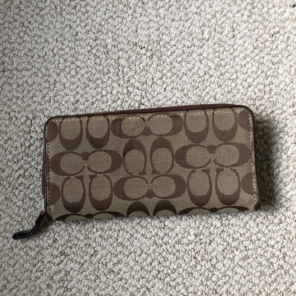 Coach Wallet - Picture 3 of 3